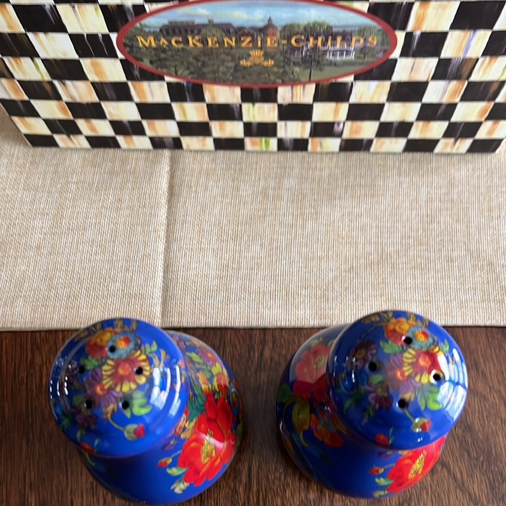 NWT Mackenzie Childs Blue Flower Market large size salt & pepper shakers Retired - Picture 5 of 7